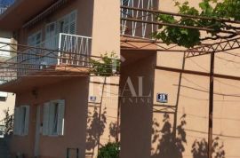 Izvrsna prilika kuća u Splitu, predio Šine!, Split, House