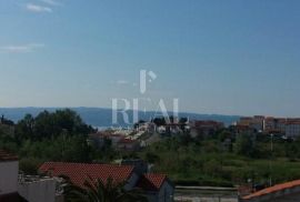 Izvrsna prilika kuća u Splitu, predio Šine!, Split, Casa