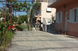 Izvrsna prilika kuća u Splitu, predio Šine!, Split, House