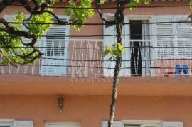 Izvrsna prilika kuća u Splitu, predio Šine!, Split, Casa