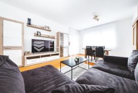 Zagreb,Gornji Bukovac, dva stana ( peterosobni +) 151,75 m2, Zagreb, Flat