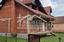 Batočina - Batočina - 45m2+72m2+160m2 na 39+35ari ID#17389, Batočina, Famiglia