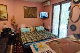 Barbariga stan u prizemlju s dvorištem 65 m2, Vodnjan, Wohnung