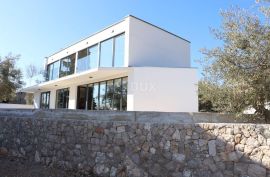 OTOK KRK, POLJICA (okolica) - Moderna vila 4S+DB, bazen, roštilj, parking, Krk, Casa