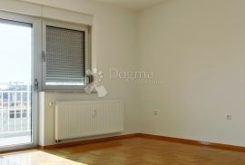 Nekorišten Trosoban stan dvostrane orijentacije u srcu Španskog!, Stenjevec, Appartement