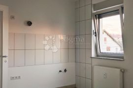 PRILIKA!! Novi trosoban stan trostrane orijentacije!, Stenjevec, Appartment