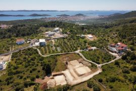 VODICE MODERAN I LUKSUZAN STAN SA BAZENOM U DVOJNOJ KUĆI SA PREKRASNIM POGLEDOM, Vodice, Kuća