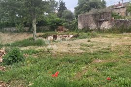 Zemljište s građevinskom dozvolom za obiteljsku kuću, Marčana, Land