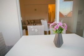 PRILIKA! Villa s 3 apartmana - 100m od mora, Novalja, Σπίτι