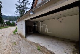 Vikend kuća sa garažom Vlašić prodaja, Travnik, Haus