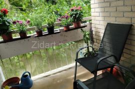 Prvomajska, ,2.0, C.G., 58m2, uknjižen, Zemun, Apartamento