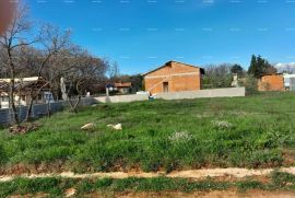 Poljoprivredno zemljište Prodaja poljoprivredne parcele sa gradskom vodom i septičkom jamom, Valtura!, Ližnjan, Terreno