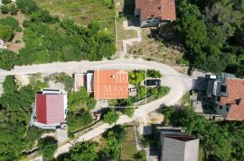 Novigrad - samostojeća kuća na zemljištu od 430m2! 250.000€, Novigrad, Famiglia