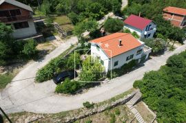 Novigrad - samostojeća kuća na zemljištu od 430m2! 250.000€, Novigrad, Famiglia