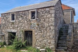 Stara kamena kuća, PRODAJA 116 m2, za adaptaciju, Pakoštane, Haus