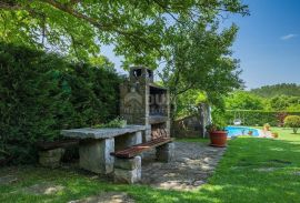 ISTRA, BUZET - Rustikalna vila s bazenom i velikom okućnicom, Buzet, Famiglia