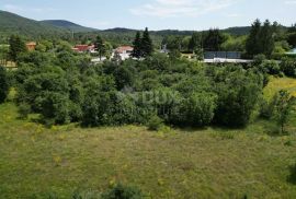 MATULJI, JURDANI, RUPA- građevinsko zemljište 6750m2 s GRAĐ. DOZVOLOM za halu i poslovno stambenu zgradu, Matulji, Zemljište