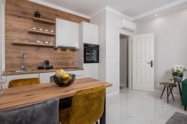 LOVRAN CENTAR - LUKSUZAN STAN 49m2, Lovran, Apartamento