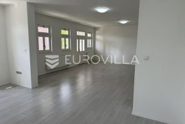 Dugo Selo, zgrada poslovne namjene 240 m2, dva parkirna mjesta, Gewerbeimmobilie