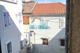 Baška, apartman 50 metara od mora, Baška, Kвартира