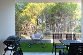 APARTMANI U STAMBENOJ ZGRADI - VIR, Vir, Διαμέρισμα