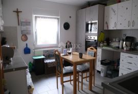 ZADAR, VRSI - Prodaje se prekrasna obiteljska kuća u Vrsima, Vrsi, Famiglia