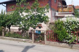 Zagreb, Malešnica, samostojeća kuća 110 m2 s okućnicom 200 m2, Stenjevec, Famiglia