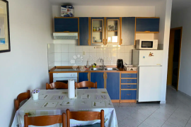 SNIŽENO! Odličan apartman samo 150 m od mora, Supetar, Flat