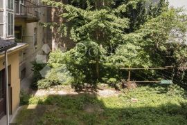 Povoljan stan u Vodnikovoj, Donji Grad, Wohnung