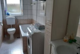 JEDNOSOBAN  STAN SA DNEVNIM BORAVKOM ZA NAJAM!, Rijeka, Apartamento