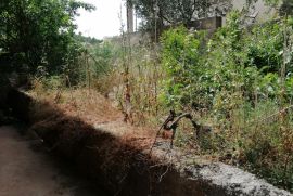 ŠIBENIK, kuća s dva stana i prostranim dvorištem, Šibenik, House