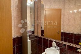 Fenomenalan 4-soban stan u Stenjevcu, Stenjevec, Appartement