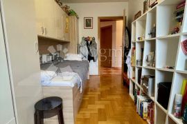 Fenomenalan 4-soban stan u Stenjevcu, Stenjevec, Appartement