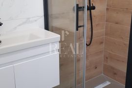 CRIKVENICA-LUKSUZAN STAN SA POGLEDOM, 3S+DB, DVA BALKONA I PARKIRNA MJESTA, Crikvenica, Appartement