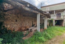 Stara istarska kamena kuća za adaptaciju udaljena 20 km od Poreča, Poreč, Kuća