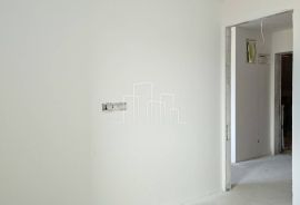 Dvosoban stan sa garažnim mjestom i ostavom  Šip Centar, Sarajevo Centar, Appartamento