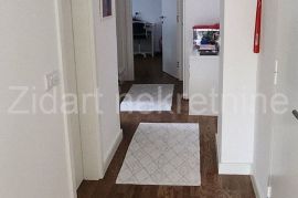 Zemun, Centar, ul.Skadarska, 3.0, 77.62m2, prizemlje, Zemun, Apartamento