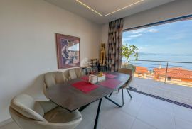 OPATIJA, CENTAR – vrhunski stan u novoj gradnji s namještajem, panoramskim pogledom, garaža, lift, bazen, Opatija, Apartamento