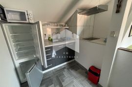 Novi Vinodolski, kuća s tri apartmana, Novi Vinodolski, بيت