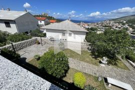 Senj, kuća s okućnicom, Senj, House