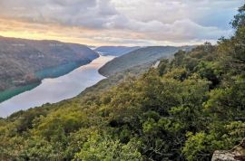 Poljoprivredno zemljište Prodaje se poljoprivredno zemljište, Sveti Lovreč, Sveti Lovreč, Земля