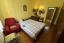 Kuća sa tri stana na odličnoj lokaciji, Medulin, Istra, Medulin, Casa