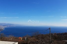 OPATIJA, BREGI - građevinski teren 601m2 s panoramskim pogledom i ruševnom starinom od 51m2, Matulji, Terrain