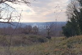 ISTRA, BARBAN - Zemljišta s pravomoćnim građevinskim dozvolama za gradnju 4 kuće s bazenima, komunalije plaćene, Barban, Γη