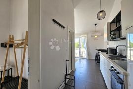 Apartmanska kuća (4 jedinice) spremna za turizam, Novigrad, بيت