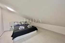 Bribir-Stan u potkrovlju sa pogledom na more, Vinodolska Općina, Appartement