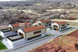 Istra, Pazin - prostrano zemljište 10.700m2 s građevinskim dozvolama za izgradnju četiri vile, Pazin - Okolica, Zemljište