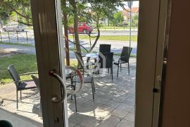 Razređen posao-kafe bar, dve bašte 40m2 i 25m2 ID#1423, Obrenovac, Stan