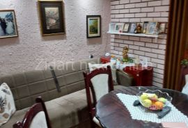 Zemunski Kej, Masarikov Trg, prodaja dva stana, Zemun, Appartamento