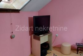 Zemunski Kej, Masarikov Trg, prodaja dva stana, Zemun, Wohnung